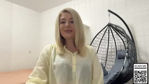 Snapshot of blondie_xoxoxo chatting on 22, 6, 2026 blondie_xoxoxo online show from 22, 6, 2026