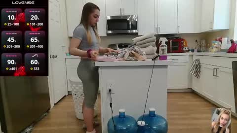 Snapshot of blondiebubblebooty chatting on 18, 4, 2026 Bubbles online show from 18, 4, 2026