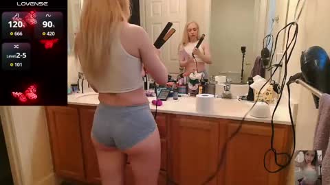 Snapshot of blondiebubblebooty chatting on 30, 4, 2026 Bubbles online show from 30, 4, 2026