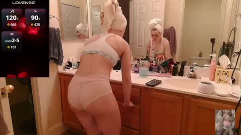 Snapshot of blondiebubblebooty chatting on 27, 5, 2026 Bubbles online show from 27, 5, 2026