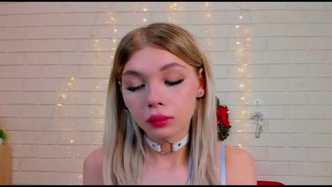 Snapshot of blondy_fina chatting on 7, 2, 2026 blondy_fina online show from 7, 2, 2026