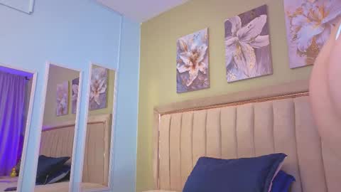 Snapshot of bloom_star01 chatting on 16, 10, 2025 bloom_star01 online show from 16, 10, 2025