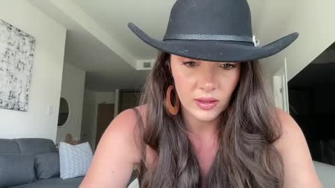Snapshot of bloomyogi chatting on 9, 5, 2026 Emma Bloom online show from 9, 5, 2026