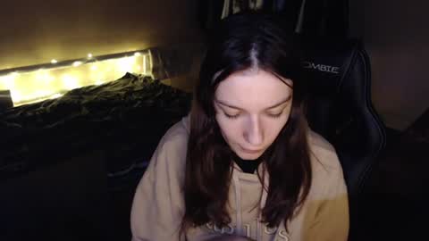 blue__velvet_ online show from 16, 6, 2026