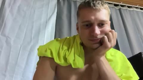 Snapshot of blue_eyed_beau chatting on 4, 11, 2025 Beau online show from 4, 11, 2025