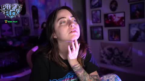 Blue online show from 4, 3, 2025