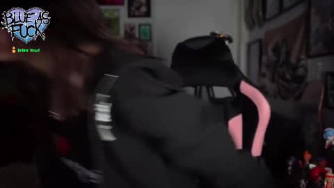 Blue online show from 8, 10, 2025