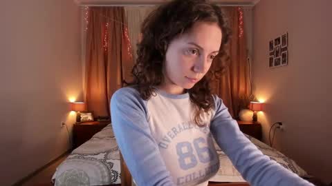 Snapshot of blueberrynight chatting on 1, 2, 2025 Elisa online show from 1, 2, 2025