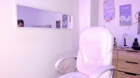        online show from 8, 2, 2025