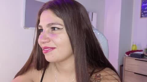 Snapshot of bluee_hazell chatting on 25, 5, 2026 online show from 25, 5, 2026