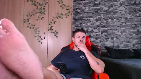 blueeyeboy0 online show from 25, 2, 2026