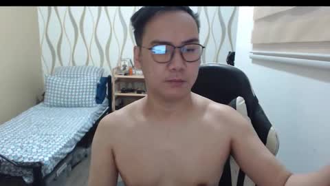 Snapshot of blueranger27 chatting on 4, 3, 2026 Andy Tan online show from 4, 3, 2026