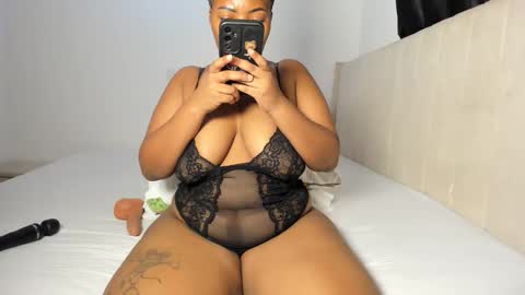 Snapshot of blueyivy chatting on 23, 4, 2026 Babygirl online show from 23, 4, 2026