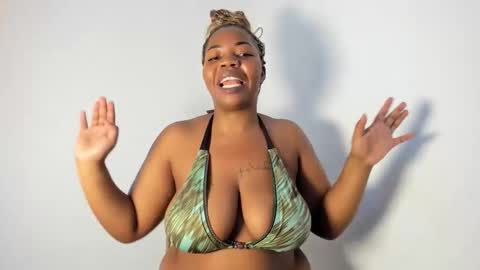 Snapshot of blueyivy chatting on 24, 4, 2026 Babygirl online show from 24, 4, 2026