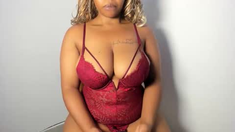 Snapshot of blueyivy chatting on 5, 5, 2026 Babygirl online show from 5, 5, 2026