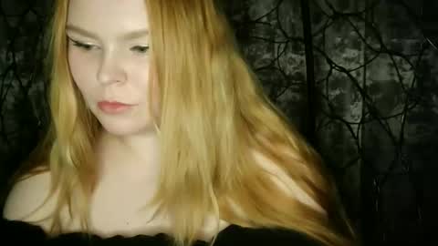 blushing_star online show from 22, 9, 2025