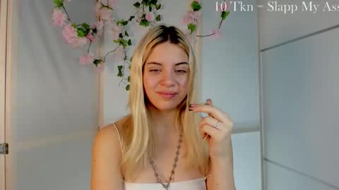 Chloe online show from 10, 10, 2025