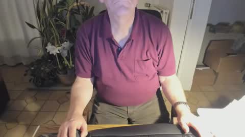 Snapshot of bob2658 chatting on 17, 1, 2025 SlaveRobert online show from 17, 1, 2025