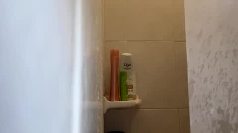 Snapshot of bobfish663 chatting on 16, 12, 2025 bobfish663 online show from 16, 12, 2025