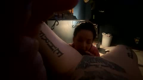 Snapshot of bodyart85_19 chatting on 16, 12, 2025 Bodyart85 19 online show from 16, 12, 2025