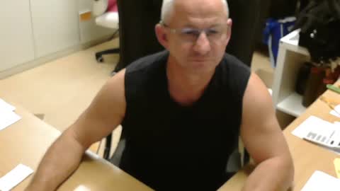 Snapshot of bodymen1 chatting on 23, 9, 2025 bodymen1 online show from 23, 9, 2025