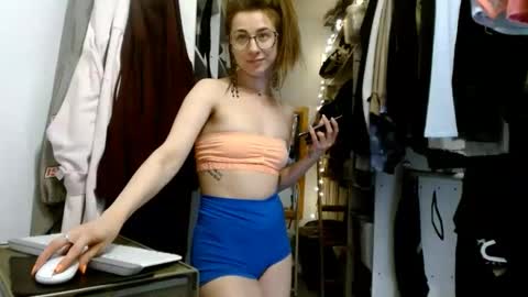 Snapshot of bombshellbaeby chatting on 24, 5, 2026 BombshellBaeby online show from 24, 5, 2026