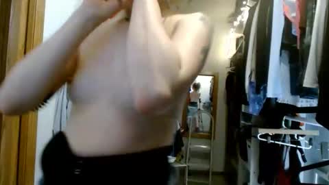 Snapshot of bombshellbaeby chatting on 25, 5, 2026 BombshellBaeby online show from 25, 5, 2026
