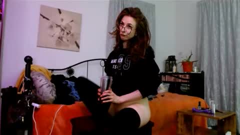 Snapshot of bombshellbaeby chatting on 6, 6, 2026 BombshellBaeby online show from 6, 6, 2026