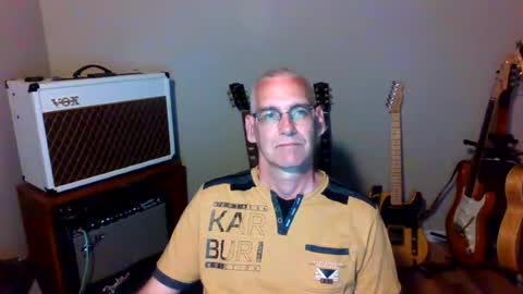 Snapshot of bomec40 chatting on 12, 7, 2026 Carl online show from 12, 7, 2026