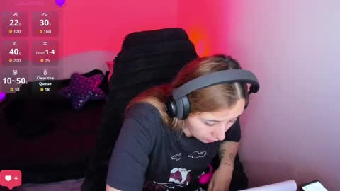 Bonnie Help me reach 500 likes online show from 10, 4, 2026