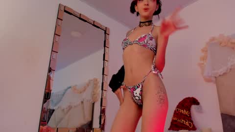 Snapshot of bonniecute_ chatting on 13, 12, 2024 online show from 13, 12, 2024