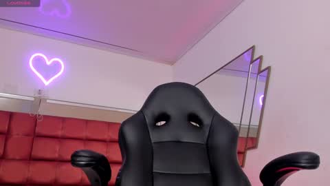 Snapshot of bonniecute_ chatting on 19, 12, 2024 online show from 19, 12, 2024