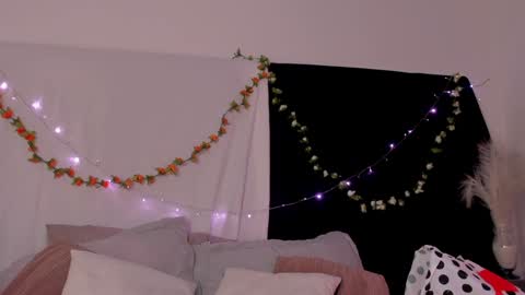 Snapshot of bonniecute_ chatting on 2, 1, 2025 online show from 2, 1, 2025