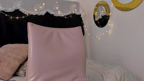 Snapshot of bonniecute_ chatting on 17, 1, 2025 online show from 17, 1, 2025