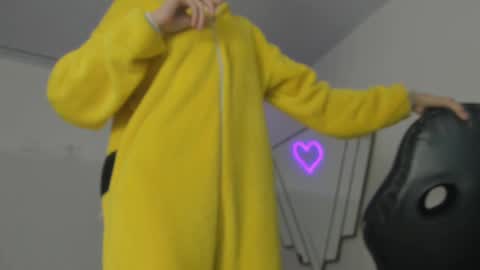 Snapshot of bonniecute_ chatting on 29, 1, 2025 online show from 29, 1, 2025