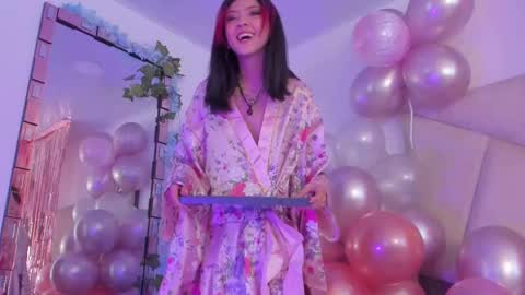 Snapshot of bonniecute_ chatting on 9, 3, 2025 online show from 9, 3, 2025