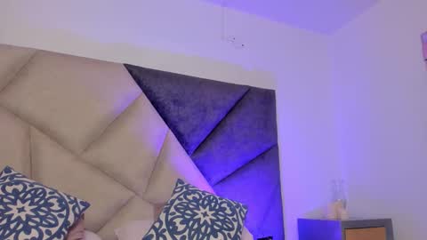 Snapshot of bonniecute_ chatting on 27, 9, 2025 online show from 27, 9, 2025