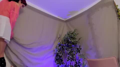 Snapshot of bonniecute_ chatting on 10, 10, 2025 online show from 10, 10, 2025