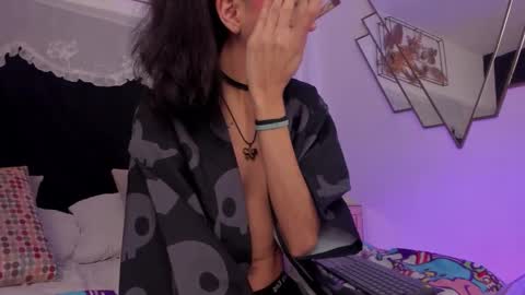 Snapshot of bonniecute_ chatting on 18, 10, 2025 online show from 18, 10, 2025