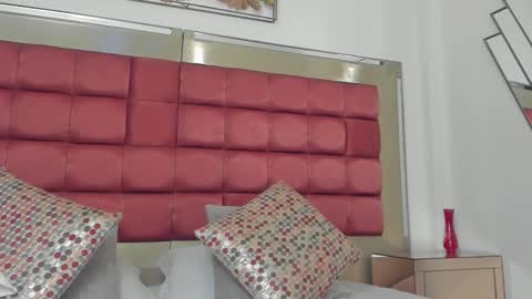 Snapshot of bonniecute_ chatting on 20, 10, 2025 online show from 20, 10, 2025