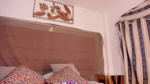 Snapshot of bonniecute_ chatting on 21, 10, 2025 online show from 21, 10, 2025