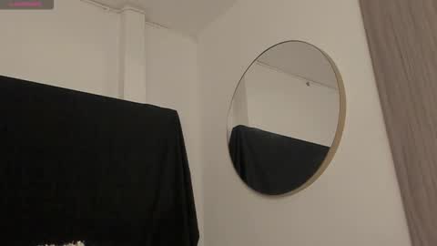 Snapshot of bonniecute_ chatting on 26, 10, 2025 online show from 26, 10, 2025