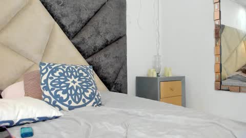 Snapshot of bonniecute_ chatting on 28, 10, 2025 online show from 28, 10, 2025