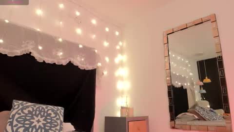 Snapshot of bonniecute_ chatting on 30, 10, 2025 online show from 30, 10, 2025