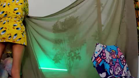 Snapshot of bonniecute_ chatting on 20, 11, 2025 online show from 20, 11, 2025