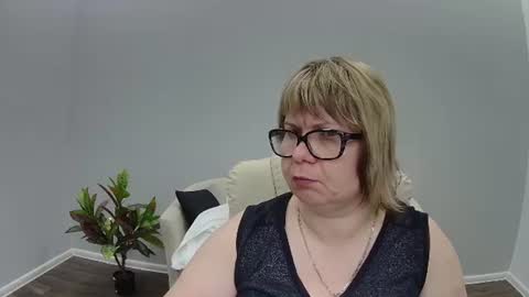 bonnnyboobsy online show from 22, 7, 2026