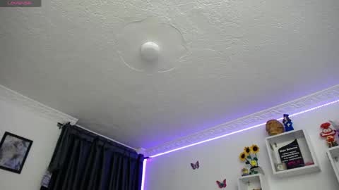 Soffy Brooks Independent model online show from 14, 4, 2026