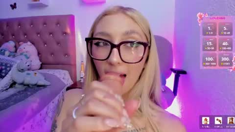 Snapshot of bonny_clyde_xx_ chatting on 11, 6, 2026 Soffy Brooks Independent model online show from 11, 6, 2026