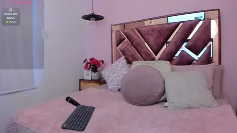 Snapshot of bonny_jones2 chatting on 22, 9, 2025 Bonny Jones online show from 22, 9, 2025