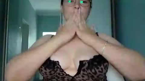 Snapshot of boobly_tits chatting on 11, 6, 2026 Alice online show from 11, 6, 2026